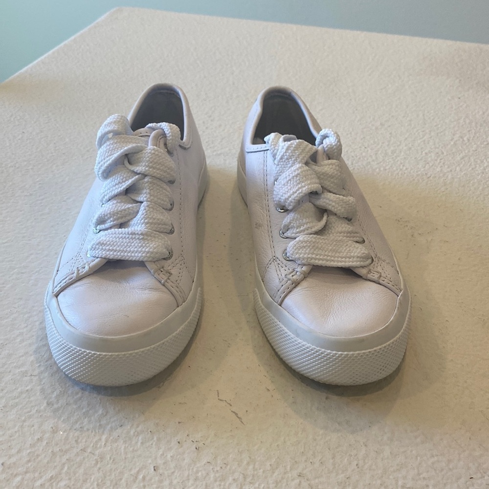 SPERRY White Memory Foam Tennis Shoes Size 6.5